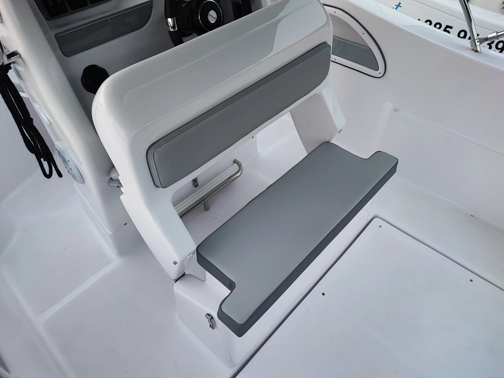 Blueline 21 150HP - picture 7